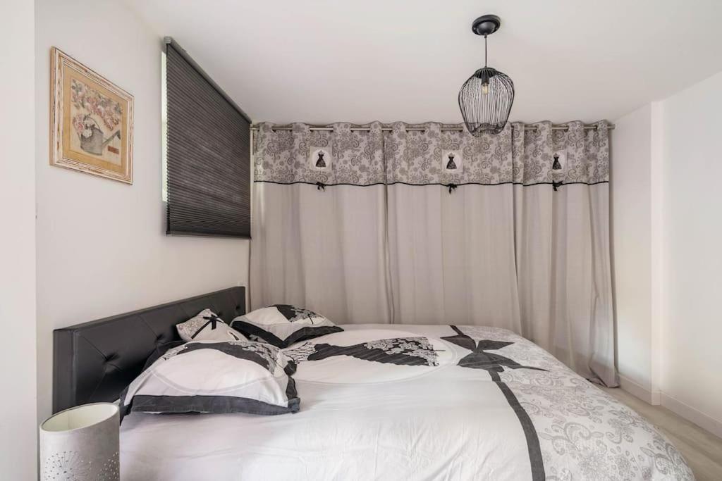 Superbe Appartement Avec Parking Gratuit Lons-le-Saunier Buitenkant foto