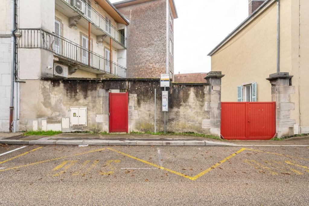 Superbe Appartement Avec Parking Gratuit Lons-le-Saunier Buitenkant foto