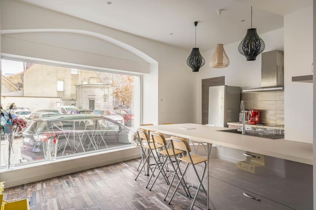 Superbe Appartement Avec Parking Gratuit Lons-le-Saunier Buitenkant foto