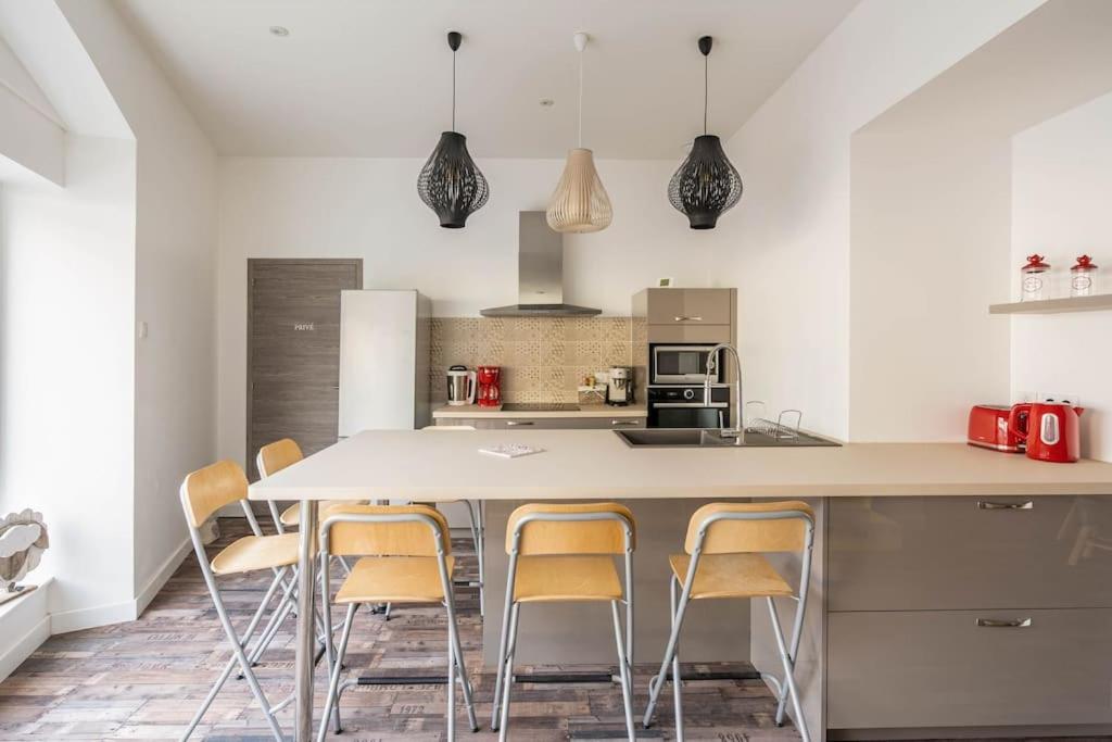 Superbe Appartement Avec Parking Gratuit Lons-le-Saunier Buitenkant foto