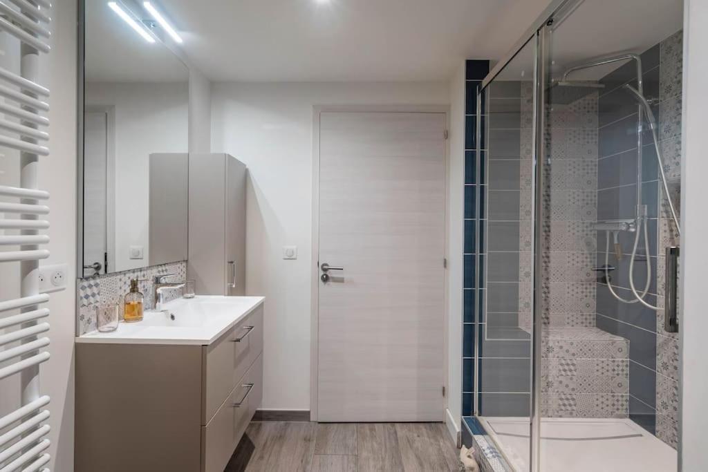 Superbe Appartement Avec Parking Gratuit Lons-le-Saunier Buitenkant foto