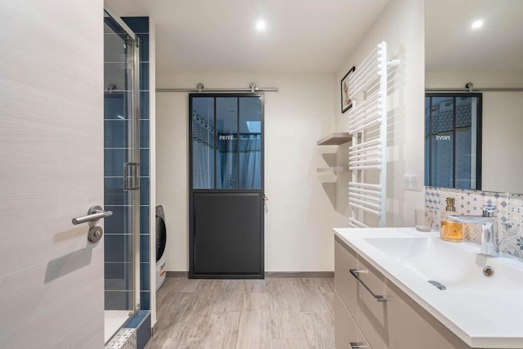 Superbe Appartement Avec Parking Gratuit Lons-le-Saunier Buitenkant foto
