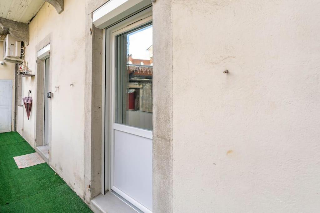 Superbe Appartement Avec Parking Gratuit Lons-le-Saunier Buitenkant foto
